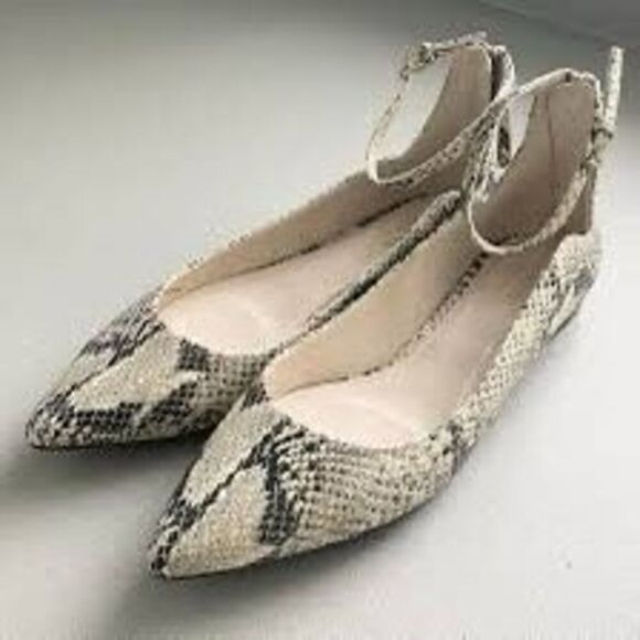 Cole Haan Size 6.5 Pointed Toe Ankle Strap Flats Snakeskin Print Neutral Spring - Picture 2 of 13